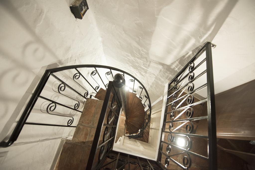 Amarna Conil Guest House โกนิล เด ลาฟรอนเตรา ภายนอก รูปภาพ