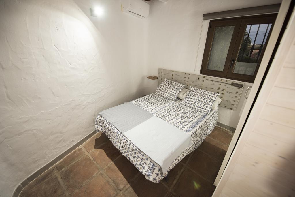 Amarna Conil Guest House โกนิล เด ลาฟรอนเตรา ภายนอก รูปภาพ