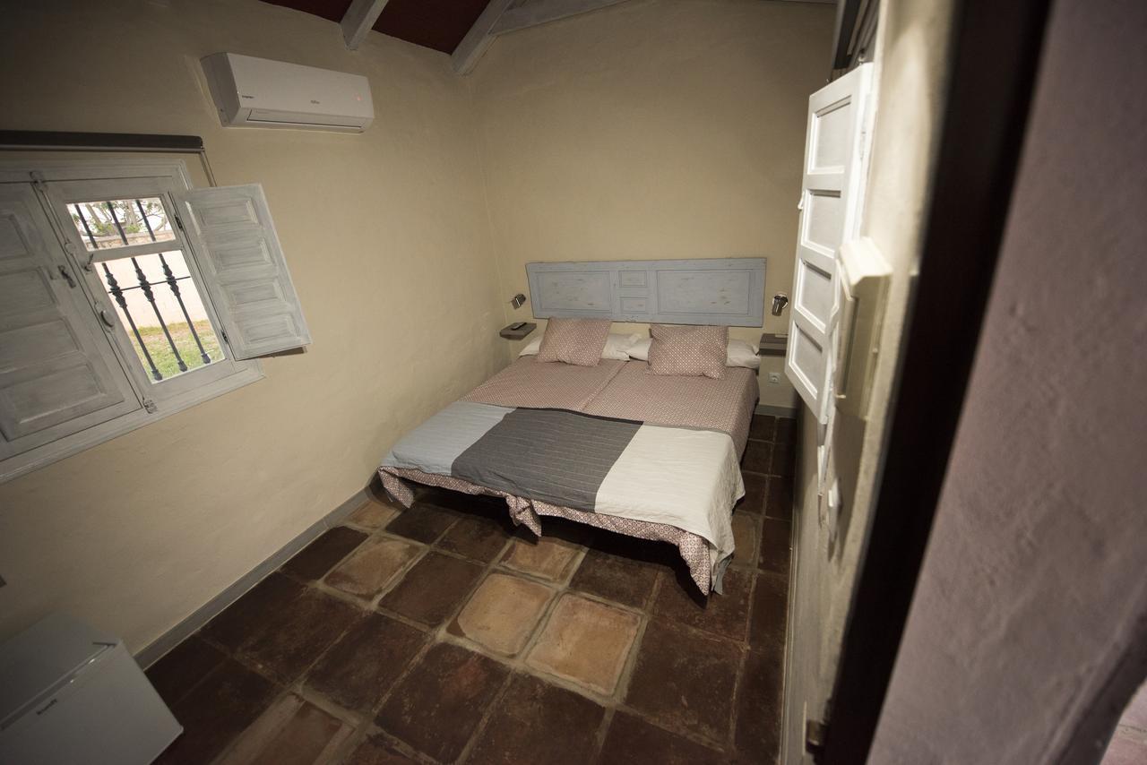 Amarna Conil Guest House โกนิล เด ลาฟรอนเตรา ภายนอก รูปภาพ